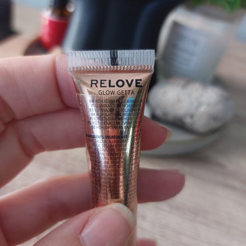 Relove by Revolution Highlighter Glow Getta new