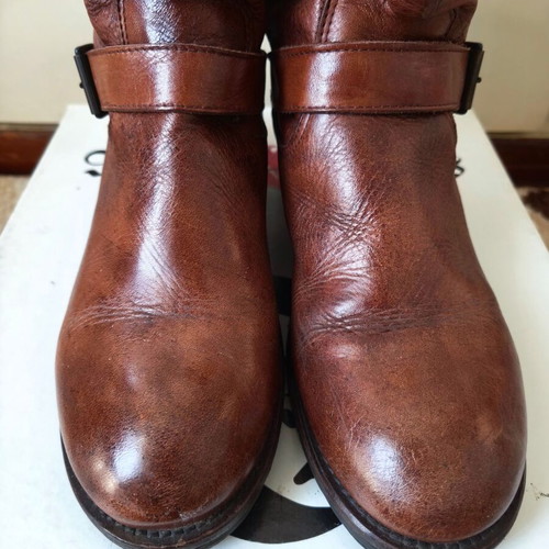 Women's brown cognac leather boots like new, size 39
