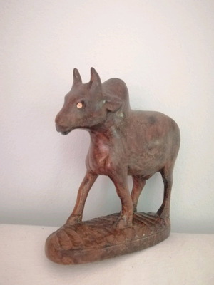 Ξύλινο γλυπτό ταύρου σαν καινούργιο