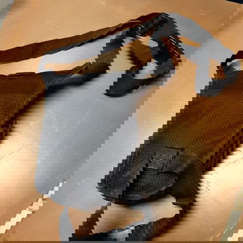 Τσαντάκι μέσης μηρού αντρικό μεταχειρισμένο, μαύρο