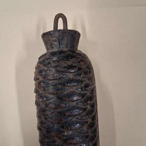 Pine cone for clock used 1,100 grams