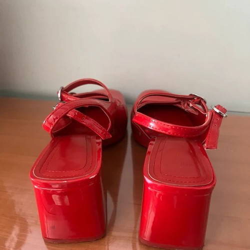 Mary Jane red shoes like new with thick heel for comfort