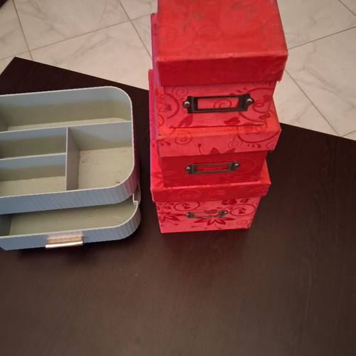 Makeup organizer and storage boxes like new, set