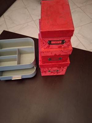 Makeup organizer and storage boxes like new, set