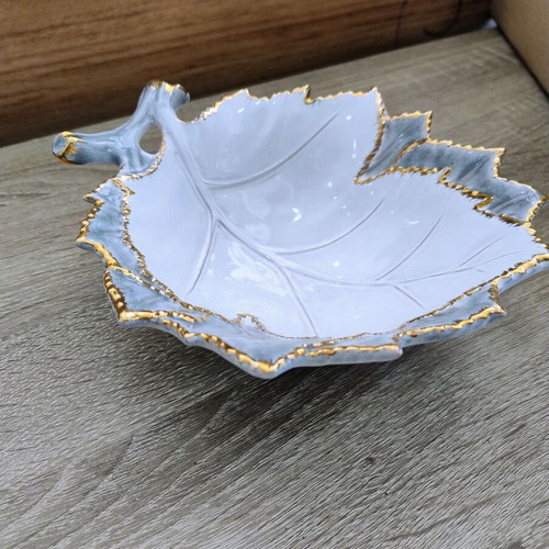 Ceramic decorative leaf-shaped container like new