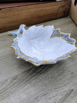 Ceramic decorative leaf-shaped container like new
