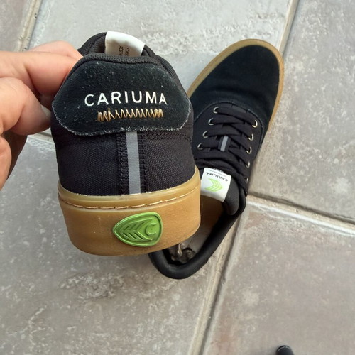 Cariuma Naioca Pro sneakers used size 42 black with rubber sole