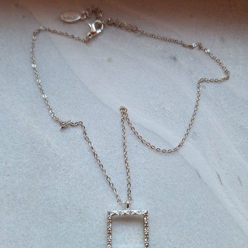 Oriflame silver necklace like new with box