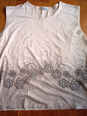 Sleeveless blouse XL beige with floral embroidery new