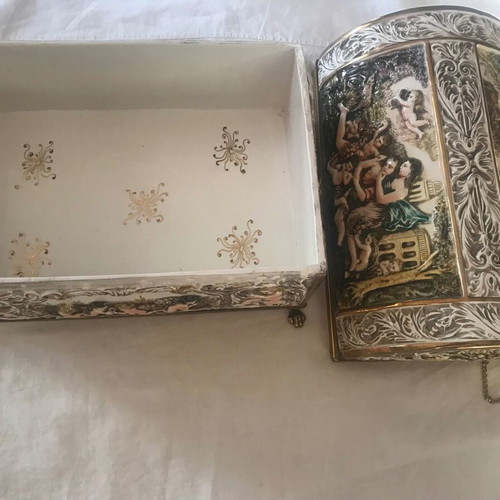 Capodimonte Italy chest used, early 20th century