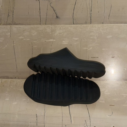 Adidas Yeezy slides like new, slate grey, size 44