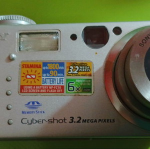 Sony Cyber shot 3.2 megapixels Καμερα με φορτιστη και μπαταρια.