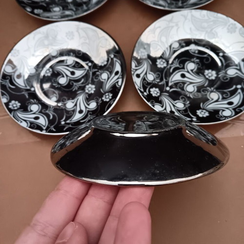 Set of 5 small plates used, silver color