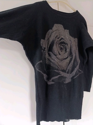 Long-sleeve black batwing blouse like new, pure cotton cashmere