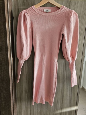 Mochy dress used, pink mini rib with puff sleeve