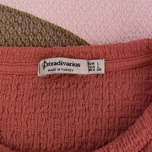 Stradivarius Textured Coral Puff Sleeve Top like new, size L