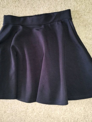 Pull & Bear gray mini skirt like new, size M