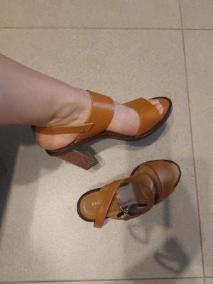 Paola Ferri leather sandals like new, size 39, brown