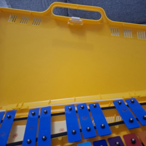 Angel 25-Key Glockenspiel in Yellow Carry Case