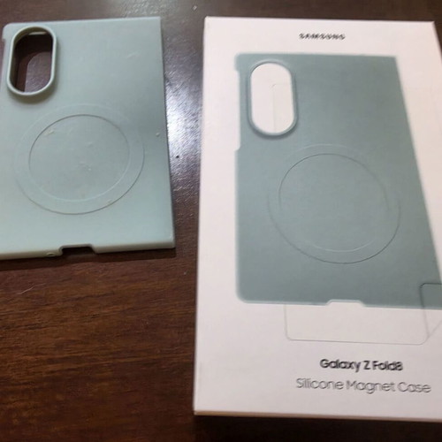 Samsung Galaxy Z Fold8 Silicone Magnet Case, pistachio