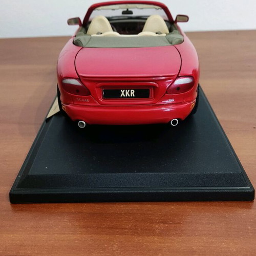 Maisto Jaguar XKR 1998 Special Edition like new