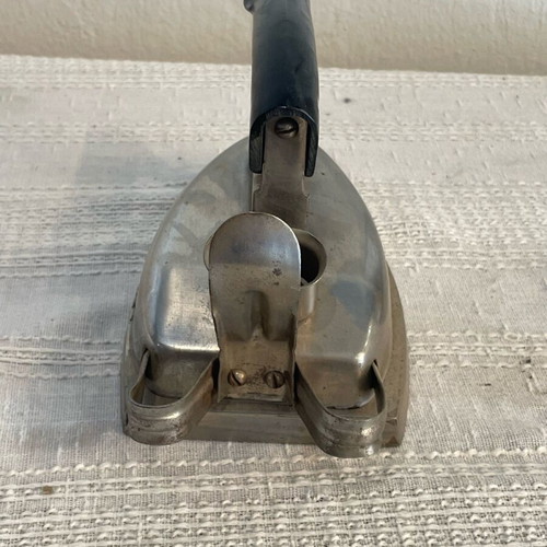 Old electric iron used 500W with black handle