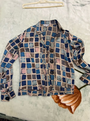 Gerard Darel 100% silk shirt like new, size 38