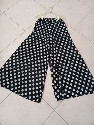 Women's polka dot pants new, one size, black and white
