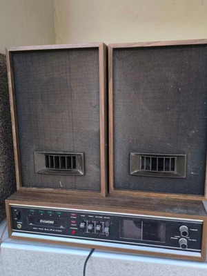 Vintage Diamond sound system used, fully functional