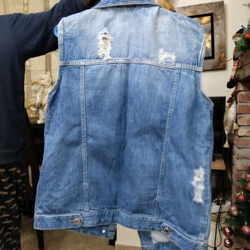 Sleeveless Denim Jacket Like New, Size Large, White and Blue