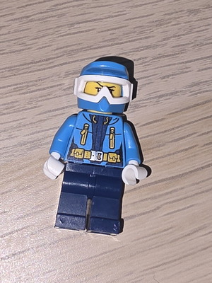 Lego City Arctic Explorer Female minifigure used