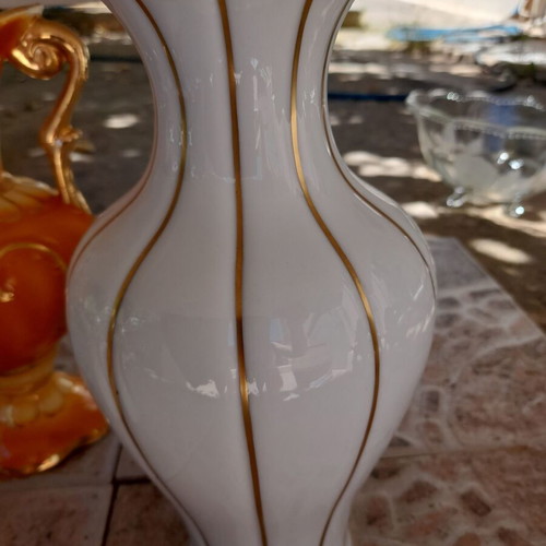 Porcelain vases and decorative shell like new, set of 2 vases and 1 shell