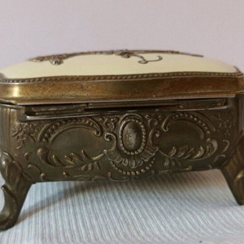 Bronze carved jewelry box used, 11x7 cm