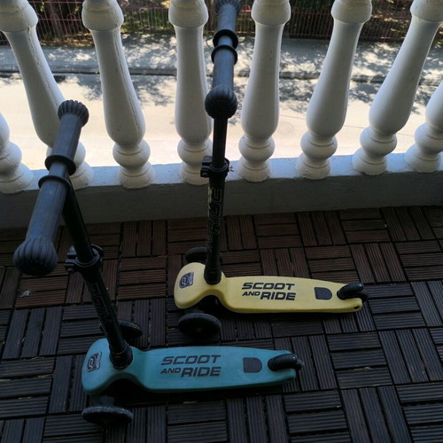Scoot & Ride Highwaykick 3 LED scooter used, adjustable handlebar