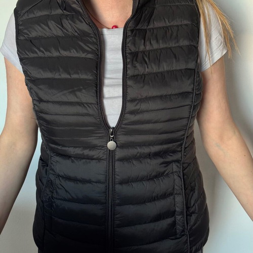 Quilted sleeveless jacket black, like new, size Large