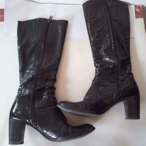 Vero Gomma women's faux leather patent boots used, size 40