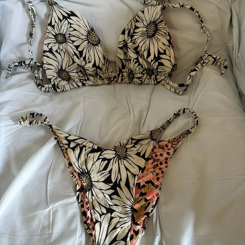 Maaji Daisy Floral Lydia Sliding Triangle Bikini two piece XL like new, reversible multicolor