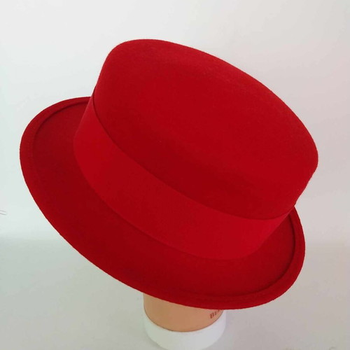 Vintage red women's fedora hat BREITER Munchen like new