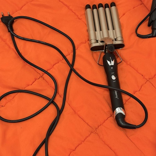 Hair Waver and Curler like new for Wavy Hair