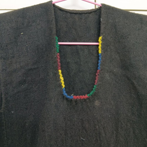 Collectible wool dress used with simple collar