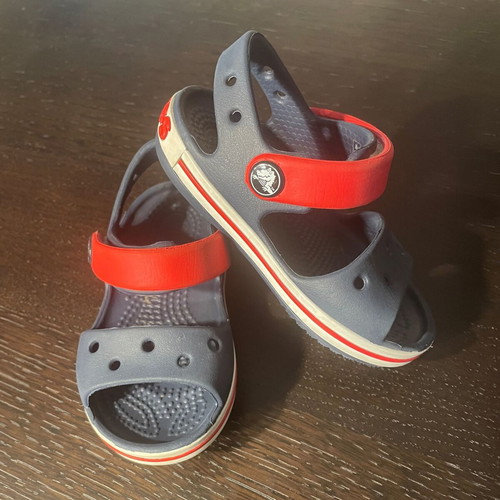 Crocs kids sandals like new, size 20-21, blue