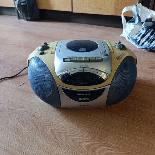 Sanyo CD player used, works
