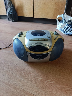 Sanyo CD player used, works
