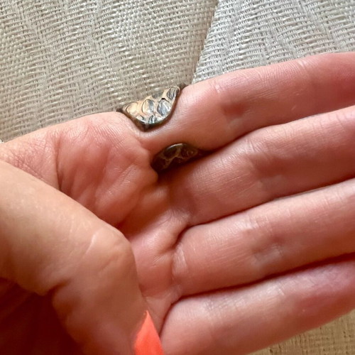 Ring like new with pearl and rhinestones, large, adjustable