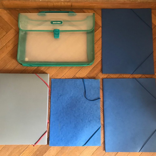 Plastic bag and paper folders like new, set of 5 pieces