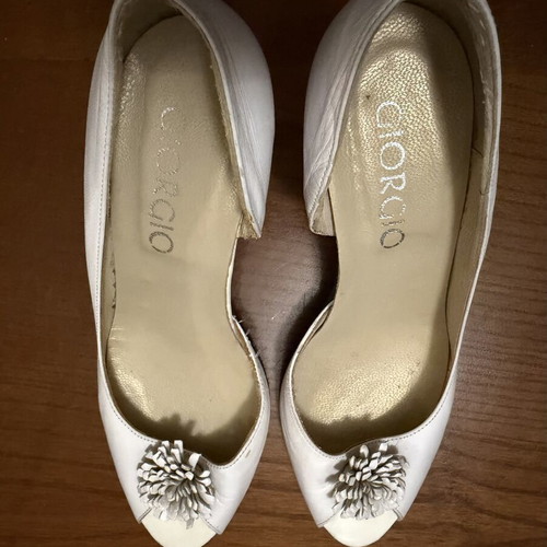 Leather peep toe pumps white size 38 like new