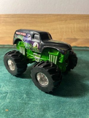 Grave Digger car Mattel μεταχειρισμένο με φθορές, πλήρως λειτουργικό