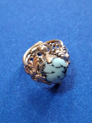 Silver ring with 925 stamp like new, fits all sizes