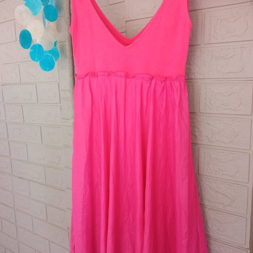 Y2K women's summer dress pink like new, elastic