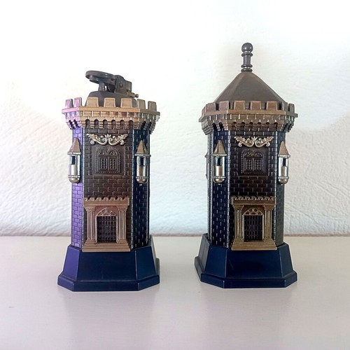 Vintage table lighter & case "towers" - Hong Kong 1970s